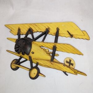 VINTAGE 1975 HOMCO USA WALL DECOR METAL AIRPLANE 1232-BX-B TRI-WING WAR PLANE